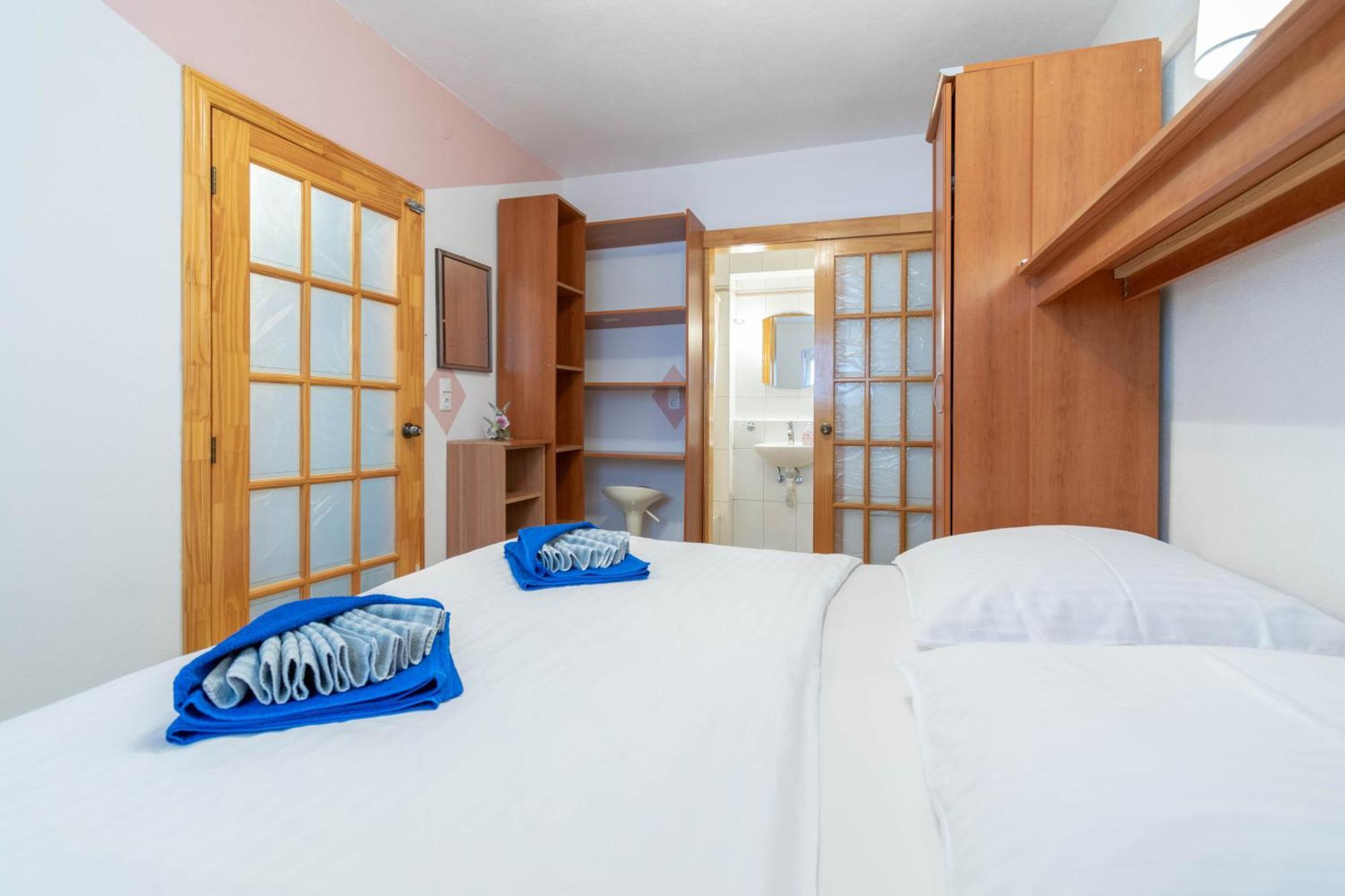 Apartment Kristina Dujmovic Baška Voda Kamer foto