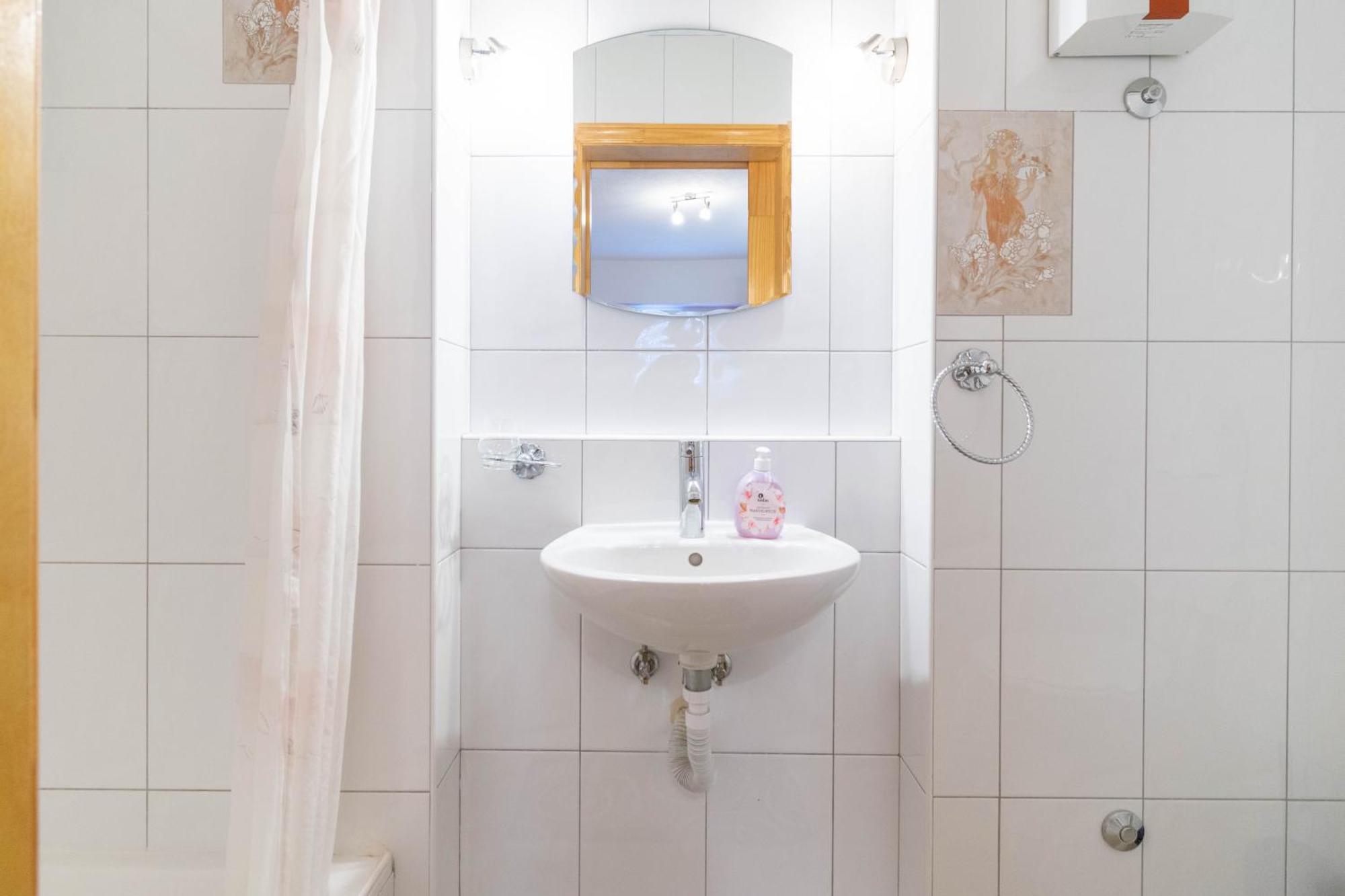 Apartment Kristina Dujmovic Baška Voda Kamer foto