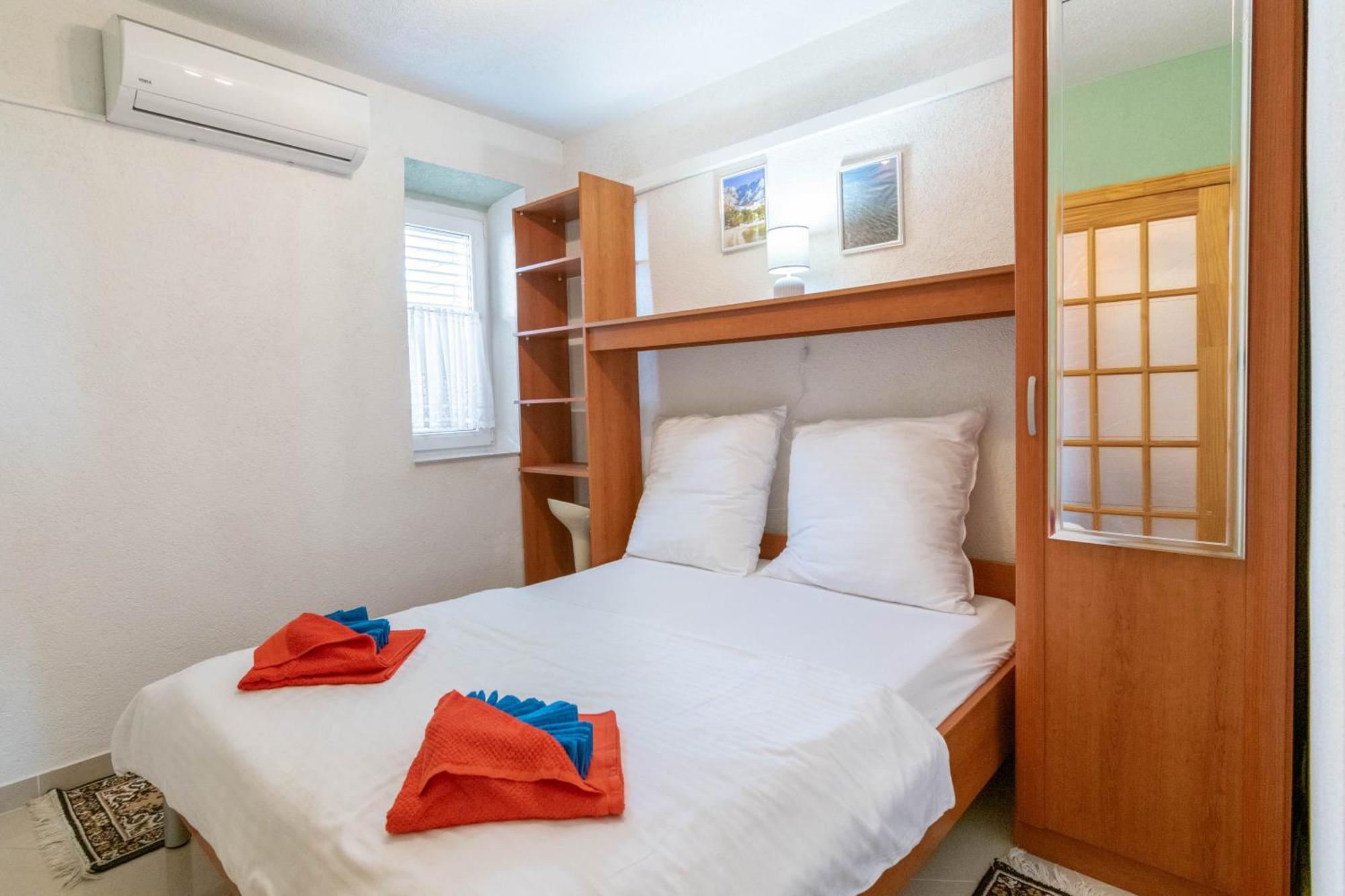Apartment Kristina Dujmovic Baška Voda Kamer foto