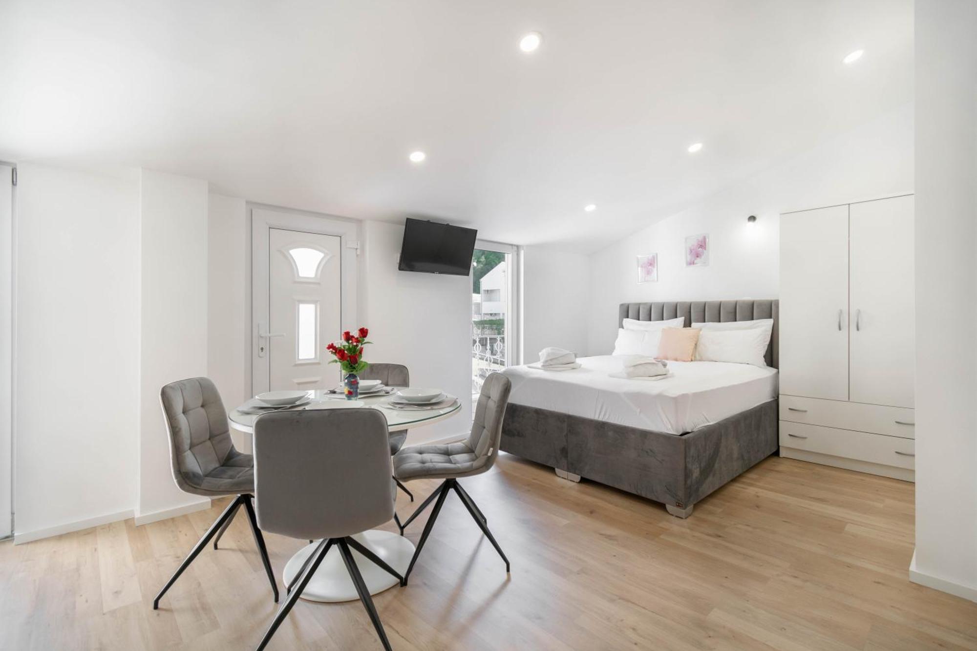 Apartment Kristina Dujmovic Baška Voda Kamer foto