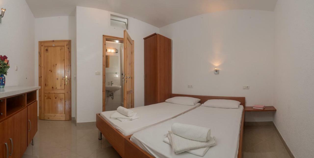 Apartment Kristina Dujmovic Baška Voda Buitenkant foto